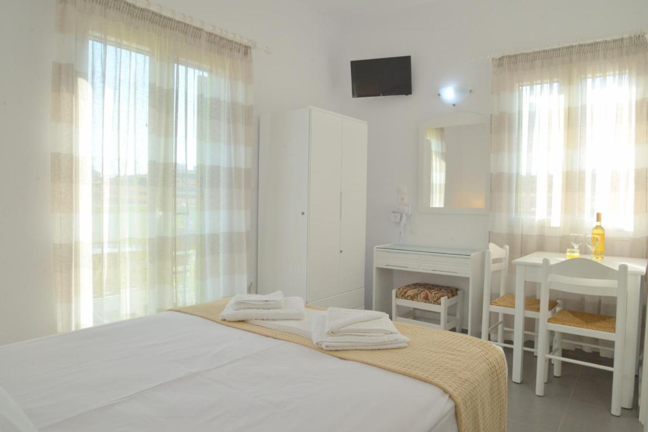Zeras Apartments Adamantas  Exterior photo