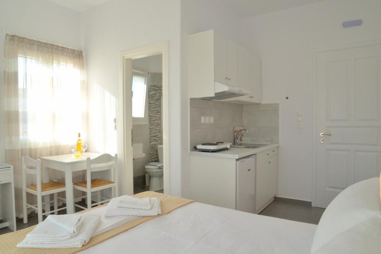 Zeras Apartments Adamantas  Exterior photo